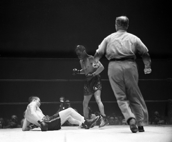 Lou Ambers Knocked Down by Henry Armstrong