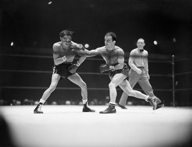 Petey Sarron Lands Punch on Henry Armstrong